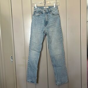 Abercrombie & Fitch 90’s Ultra High Rise Jeans